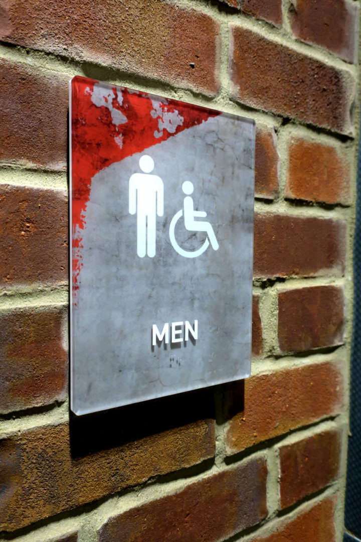 HM_TakeForm Mens Room